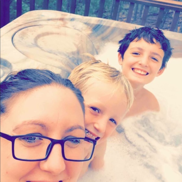 Meet your Posher, Jami - Picture 1 of 8